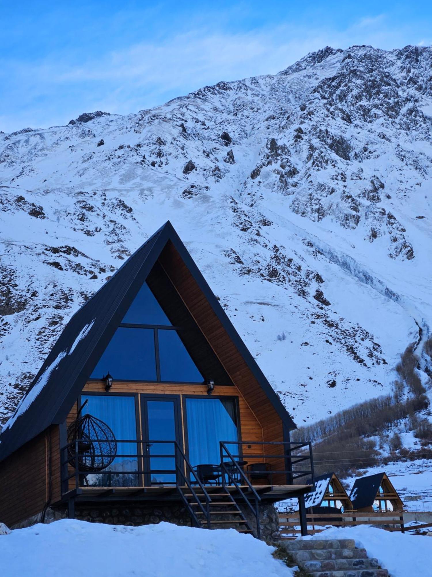 Ferienwohnung Misty Rocks Kazbegi Exterior foto